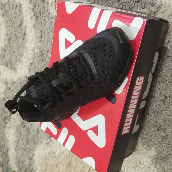 FILA Fantom 4 Kid's Black Running 1 - Picture 3 of 5